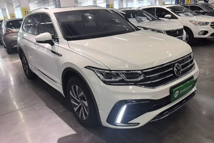 Volkswagen Tiguan L 2022 — 3