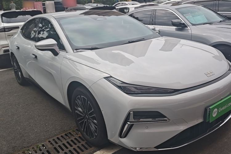 Geely Galaxy 8 2025 — 3