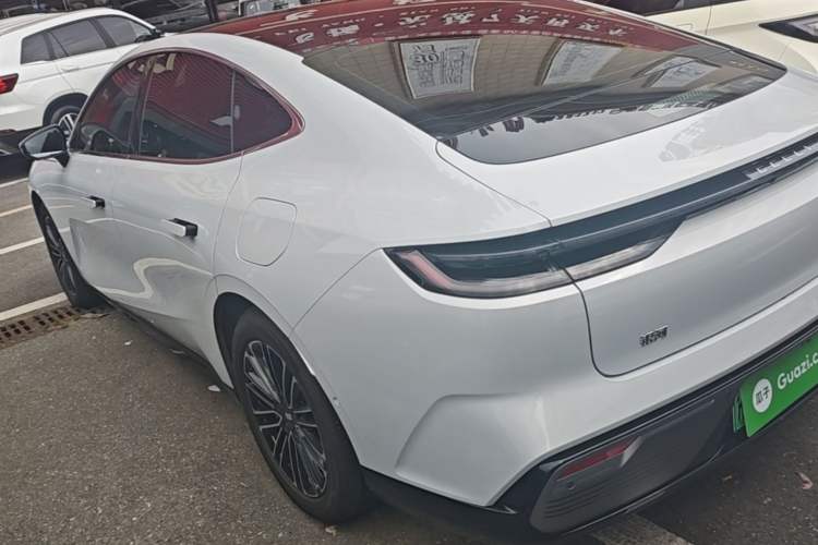 Geely Galaxy 8 2025 — 4