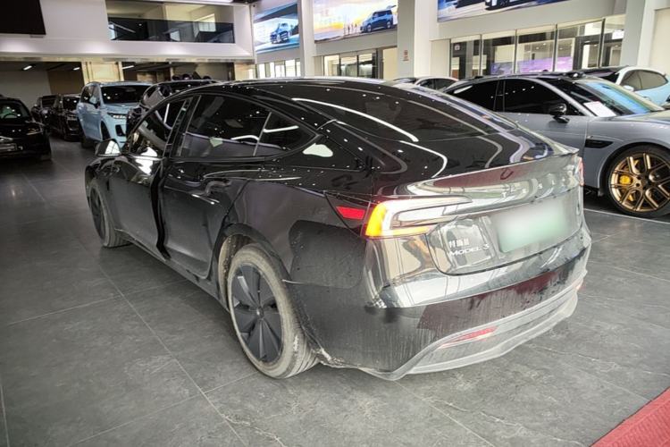 Tesla Model 3 2023 — 4