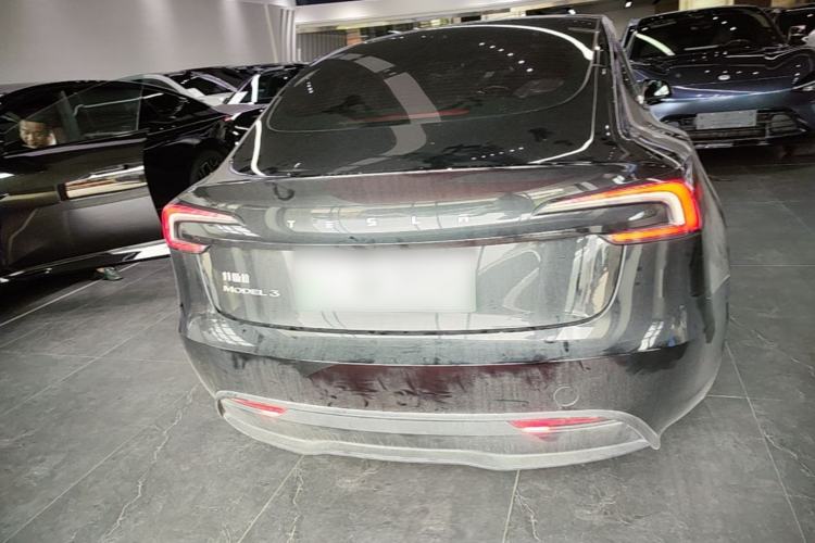 Tesla Model 3 2023 — 5