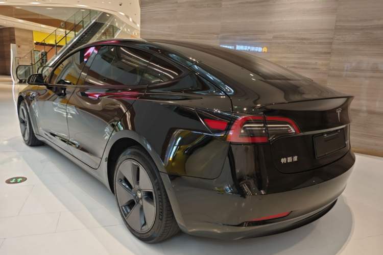 Tesla Model 3 2022 — 4