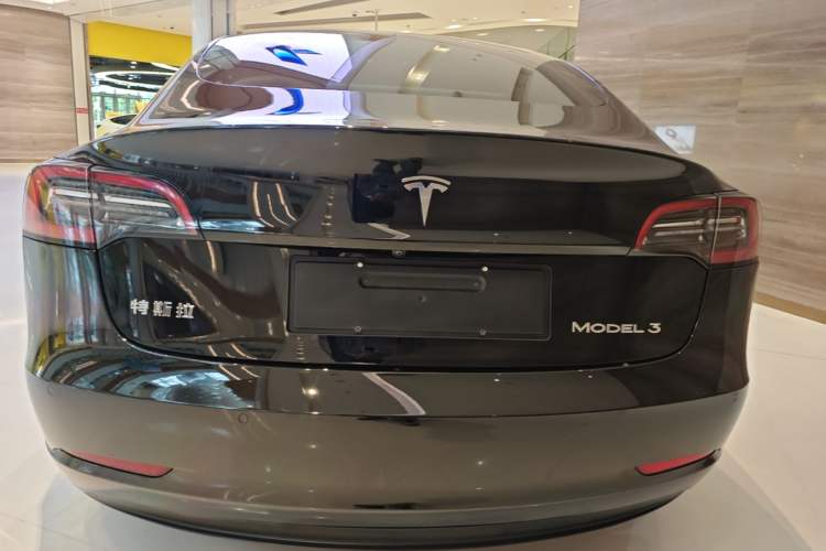Tesla Model 3 2022 — 5