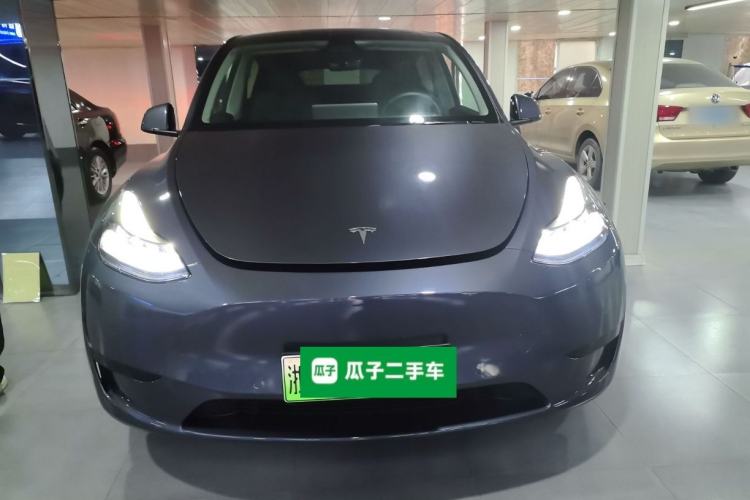 Tesla Model Y 2022 — 2