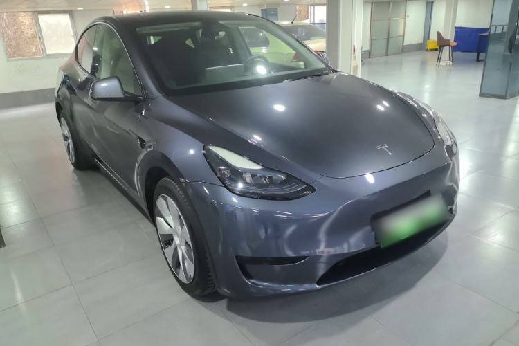 Tesla Model Y 2022 — 3