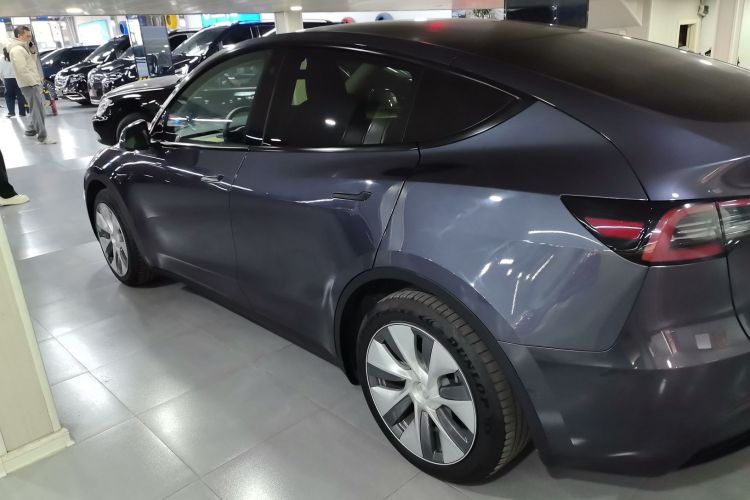 Tesla Model Y 2022 — 4