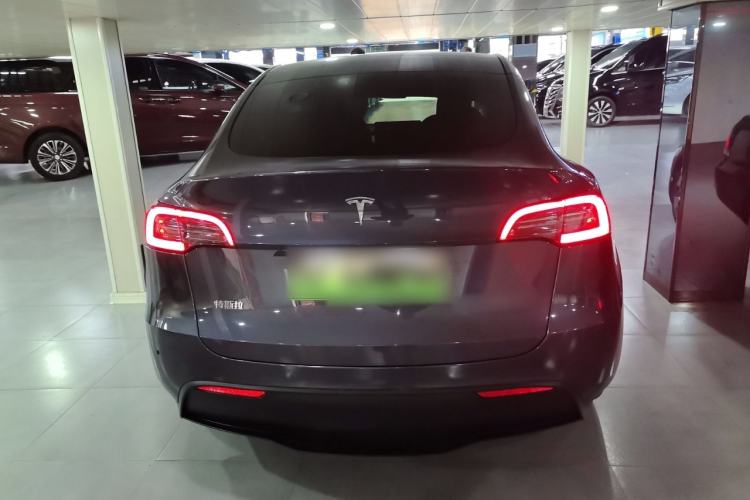 Tesla Model Y 2022 — 5