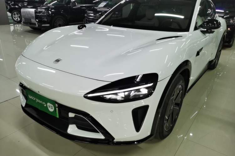 Xiaomi Auto YU7 2025 — фото 1