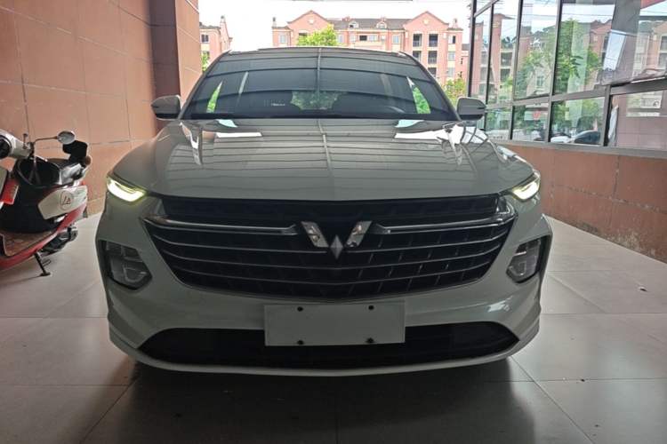 Wuling Victory 2020 — 2