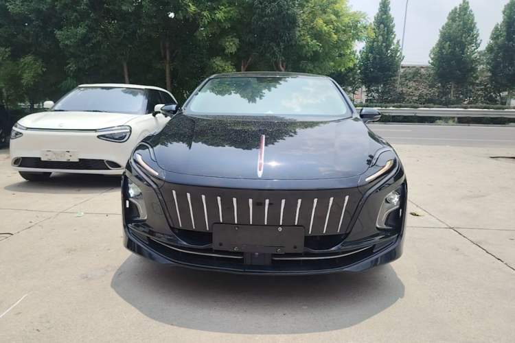 Hongqi E-QM5 2023 — фото 2