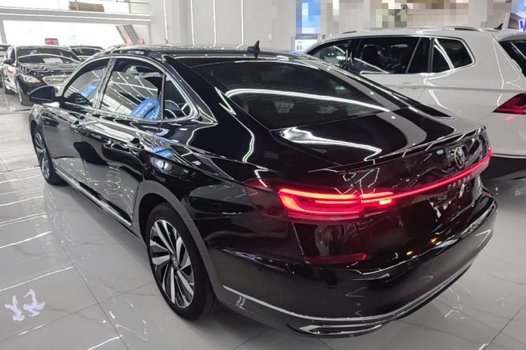 Volkswagen Passat 2022 — 4
