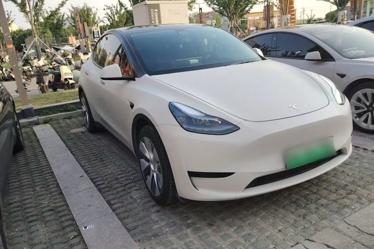 Tesla Model Y 2022 — 5