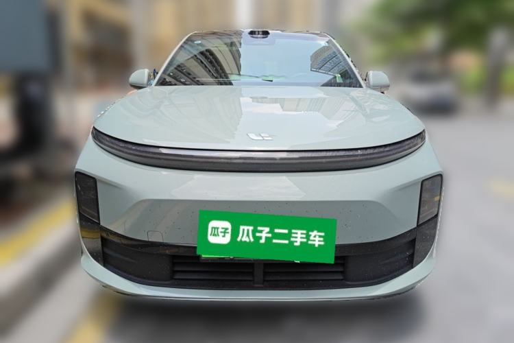 Li Auto L6 2025 — 2