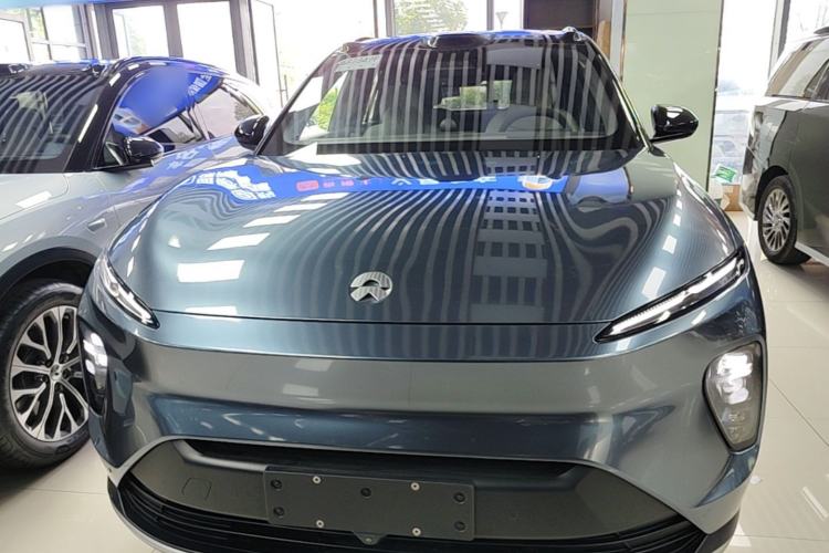 NIO ES8 2023 — 2