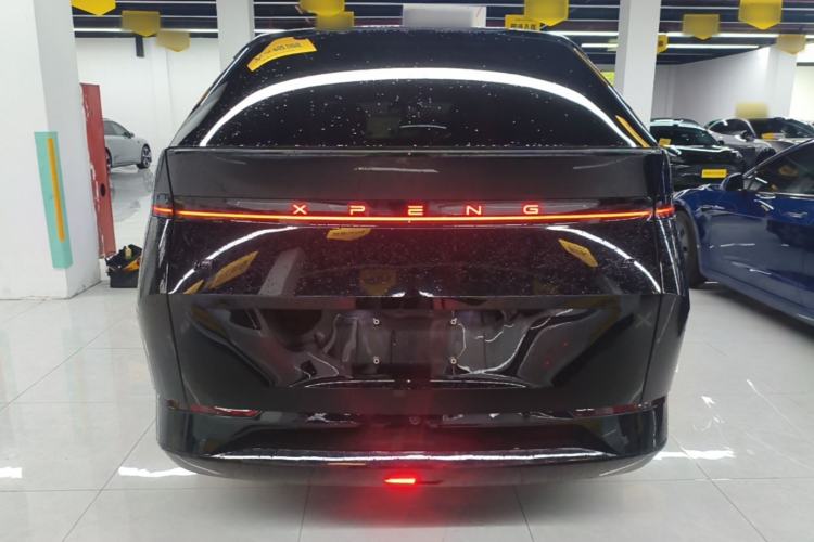XPeng X9 2024 — 5