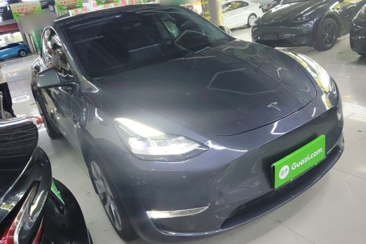 Tesla Model Y 2022 — 3