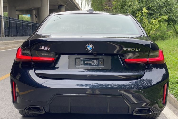 BMW 330Li 2026 — 4