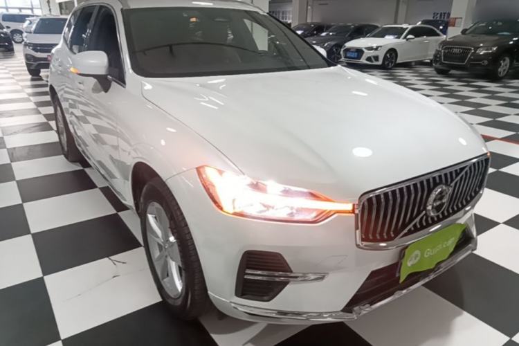 Volvo XC60 2022 — 3