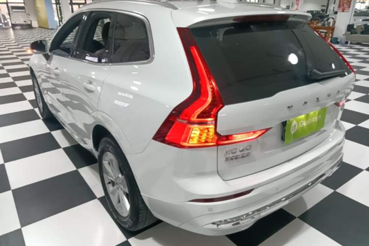 Volvo XC60 2022 — 4