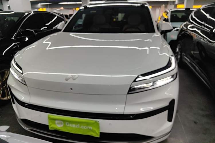 Onvo Luxeed L90 2025 — 2