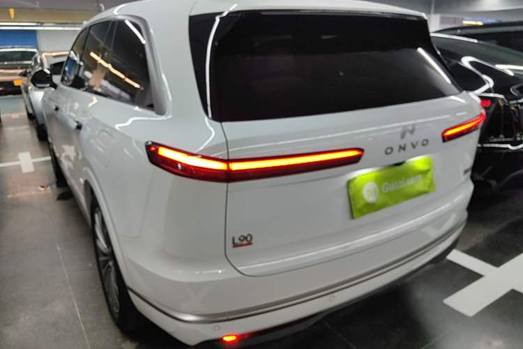 Onvo Luxeed L90 2025 — 4