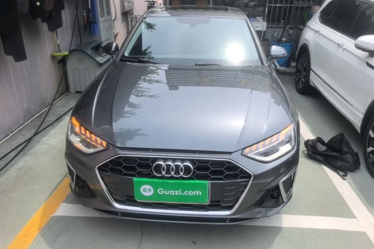Audi A4 2020 — 2