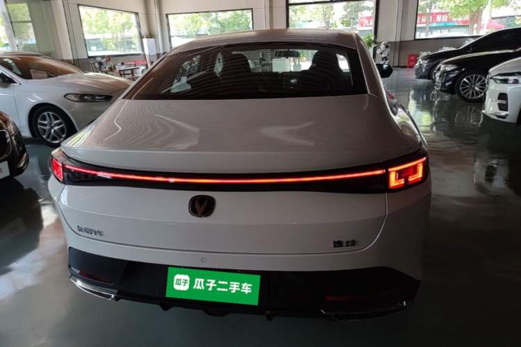 ChangAn Eado PHEV 2025 — фото 5