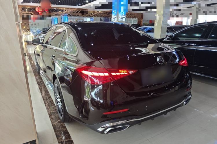 Mercedes-Benz C 260 L 2025 — 4