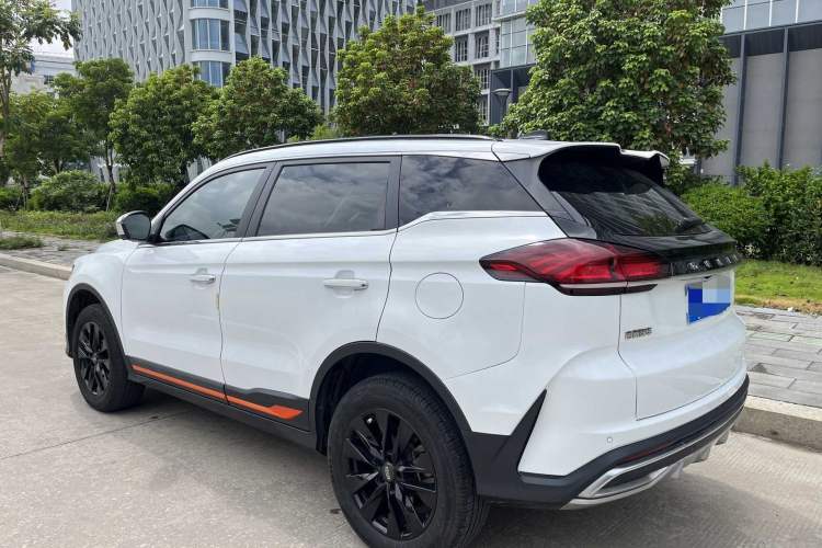 Geely Emgrand X7 2022 — фото 4