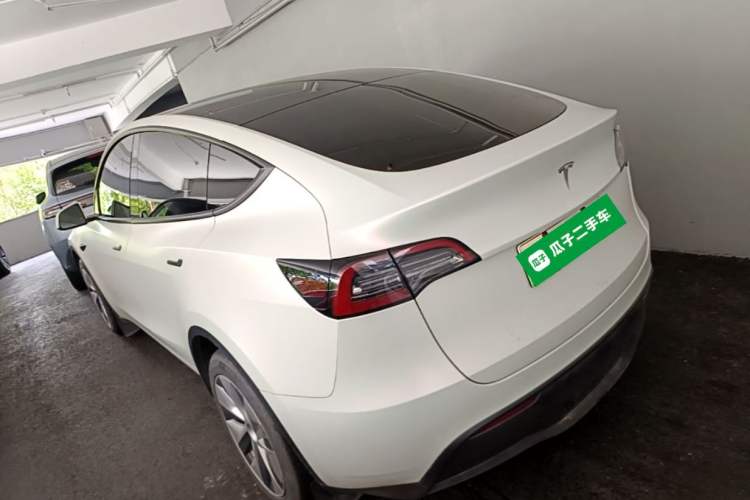Tesla Model Y 2022 — 4