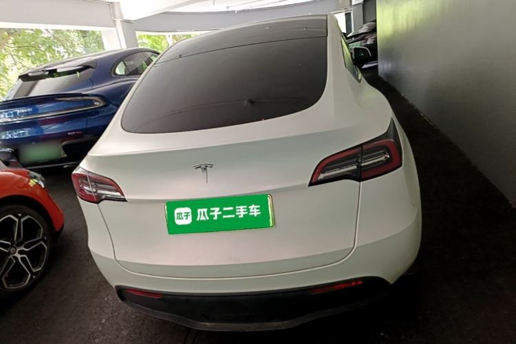 Tesla Model Y 2022 — 5