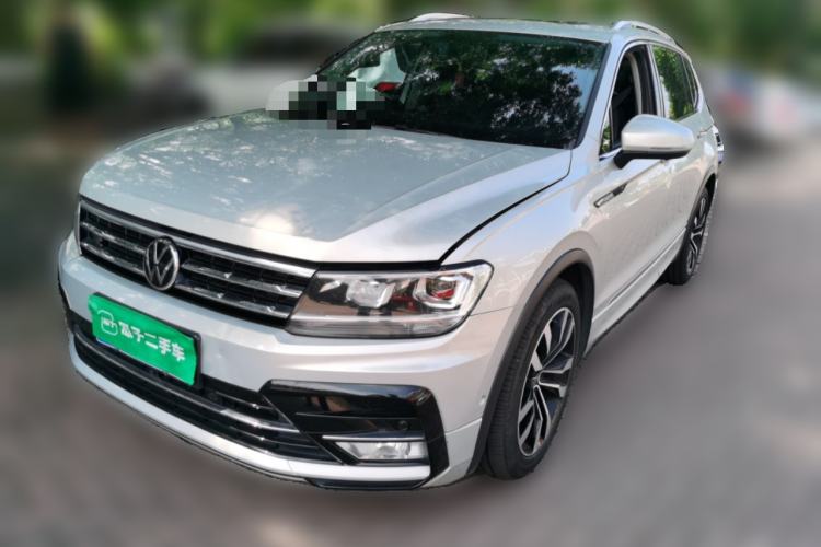 Volkswagen Tiguan L 2021 — фото 1