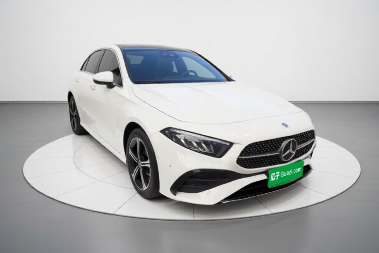 Mercedes-Benz A 200 L 2023 — фото 3