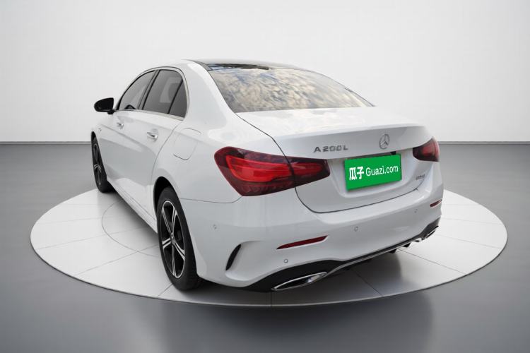 Mercedes-Benz A 200 L 2023 — фото 4