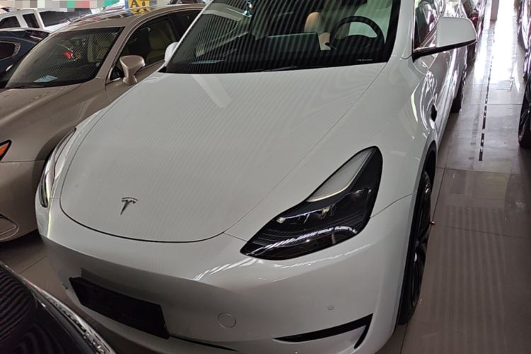 Tesla Model Y 2023 — 2