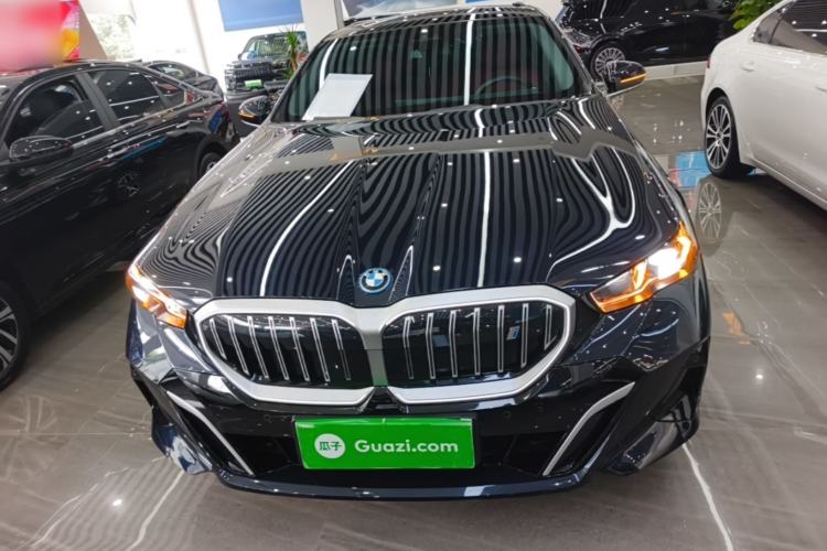 BMW i5 2025 — фото 2
