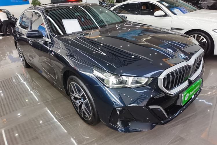 BMW i5 2025 — фото 3