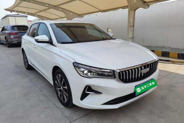 Geely Emgrand 2026 — 3