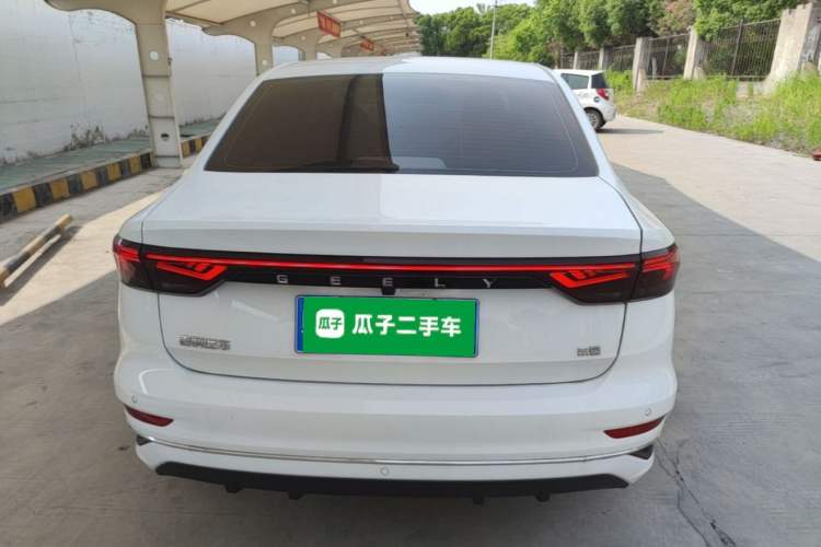 Geely Emgrand 2026 — 5