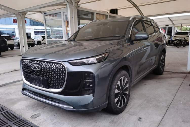 Chery Tiggo 8 Plus 2025 — фото 1
