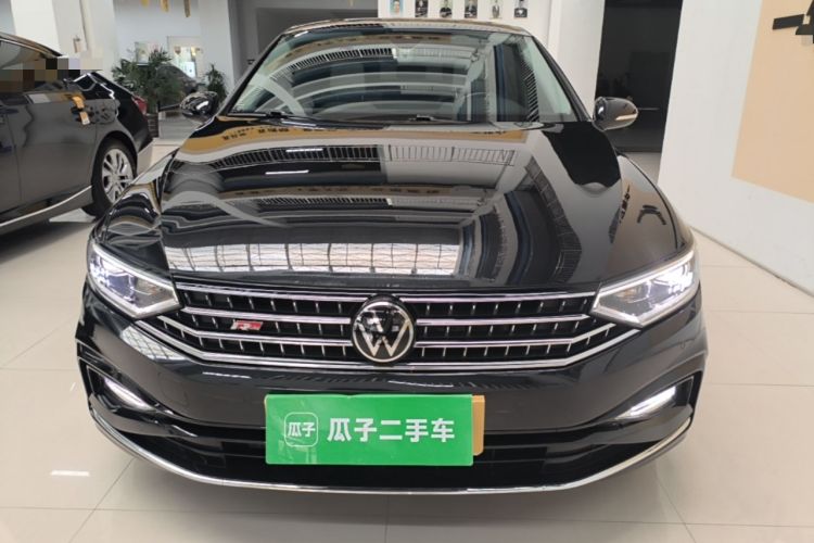 Volkswagen Magotan 2023 — 2