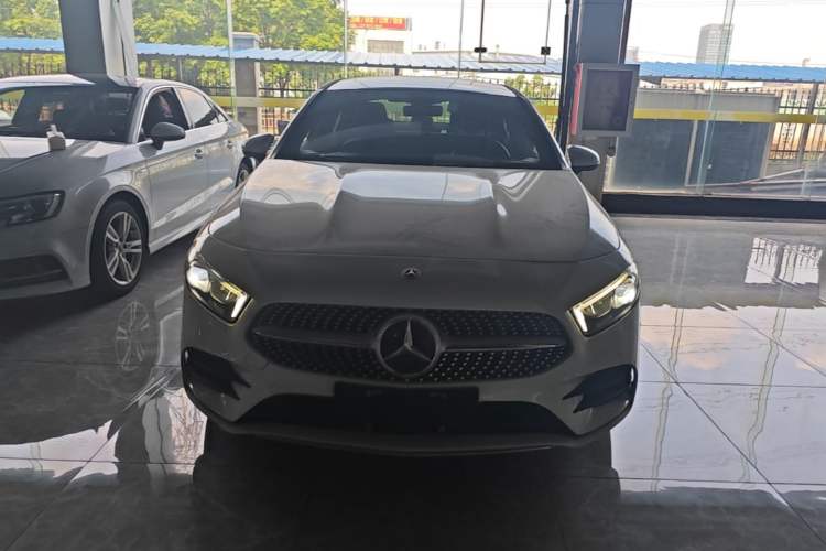 Mercedes-Benz A 200 L 2020 — фото 2