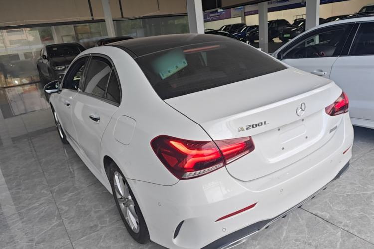 Mercedes-Benz A 200 L 2020 — фото 4