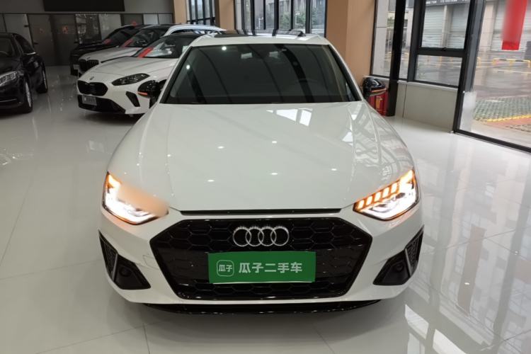 Audi A4 2022 — 2