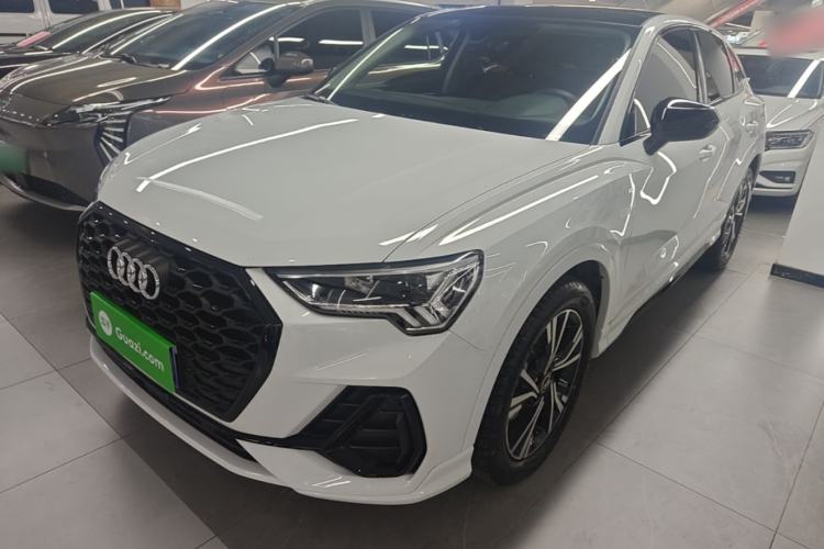 Audi Q3 Sportback 2022 — фото 1
