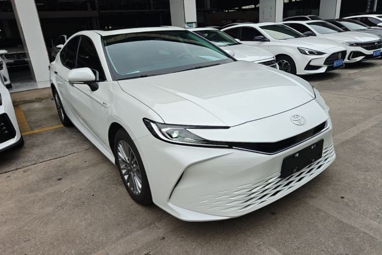 Toyota Camry 2024 — 3