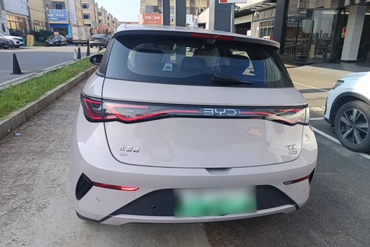 BYD Dolphin 2025 — 5