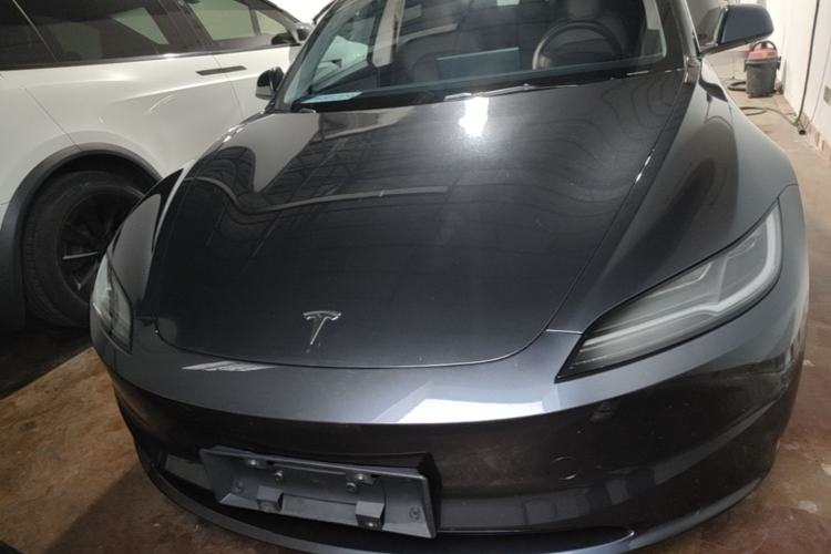 Tesla Model 3 2023 — 2
