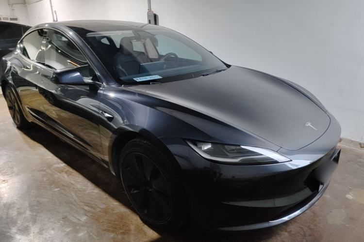 Tesla Model 3 2023 — 3