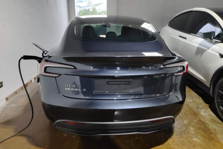 Tesla Model 3 2023 — 5